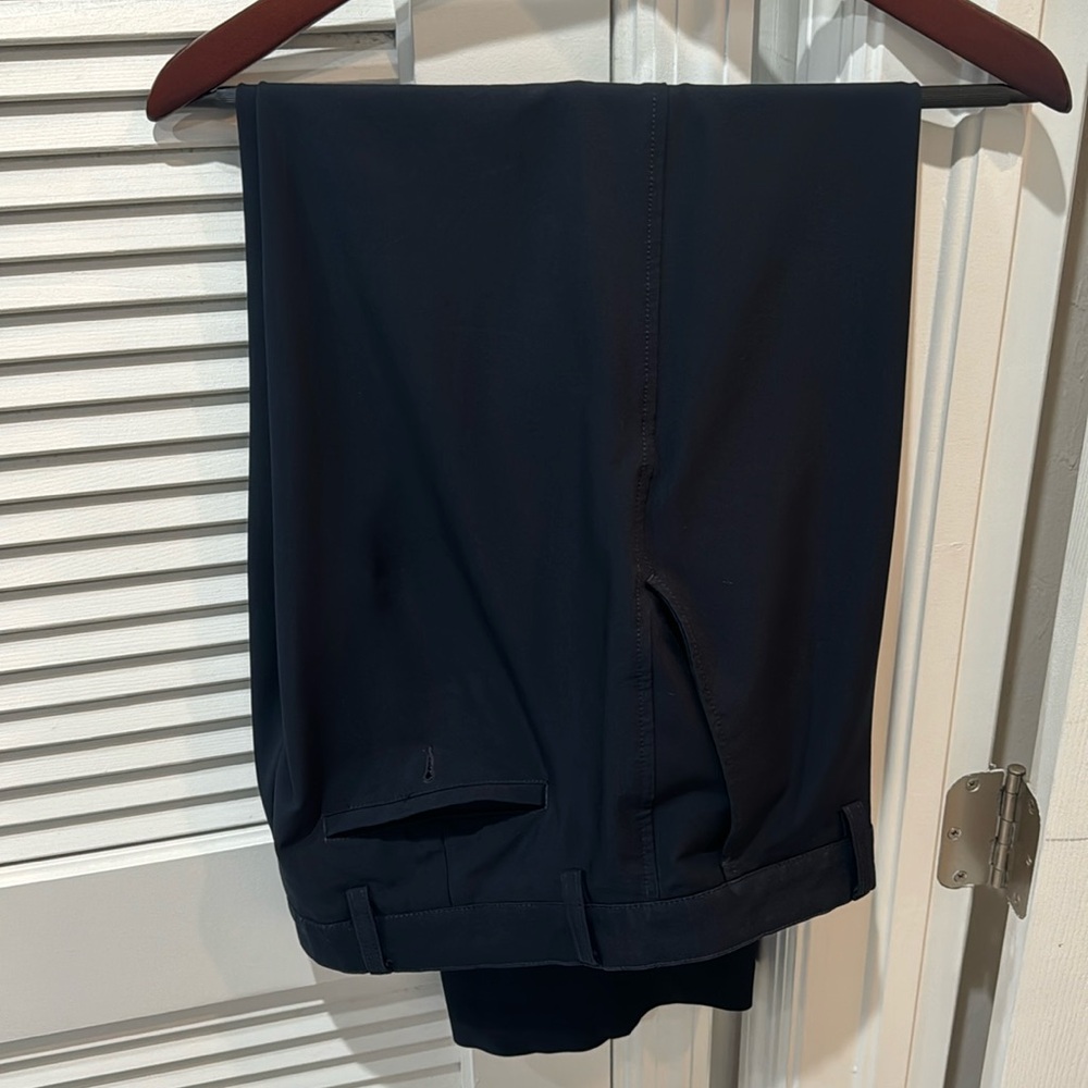 EUC Mens Footjoy Flat front pants